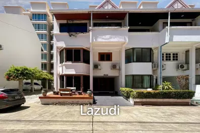 3 Storey 5 Bedroom Townhouse : Baan Suksamraan
