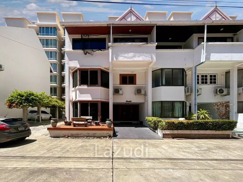 3 Storey 5 Bedroom Townhouse : Baan Suksamraan
