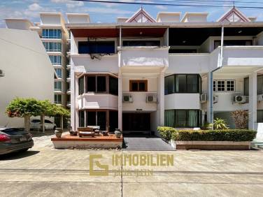 3 Storey 5 Bedroom Townhouse : Baan Suksamraan