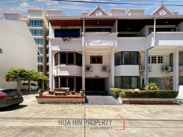 3 Storey 5 Bedroom Townhouse : Baan Suksamraan
