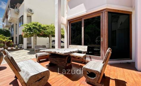 3 Storey 5 Bedroom Townhouse : Baan Suksamraan
