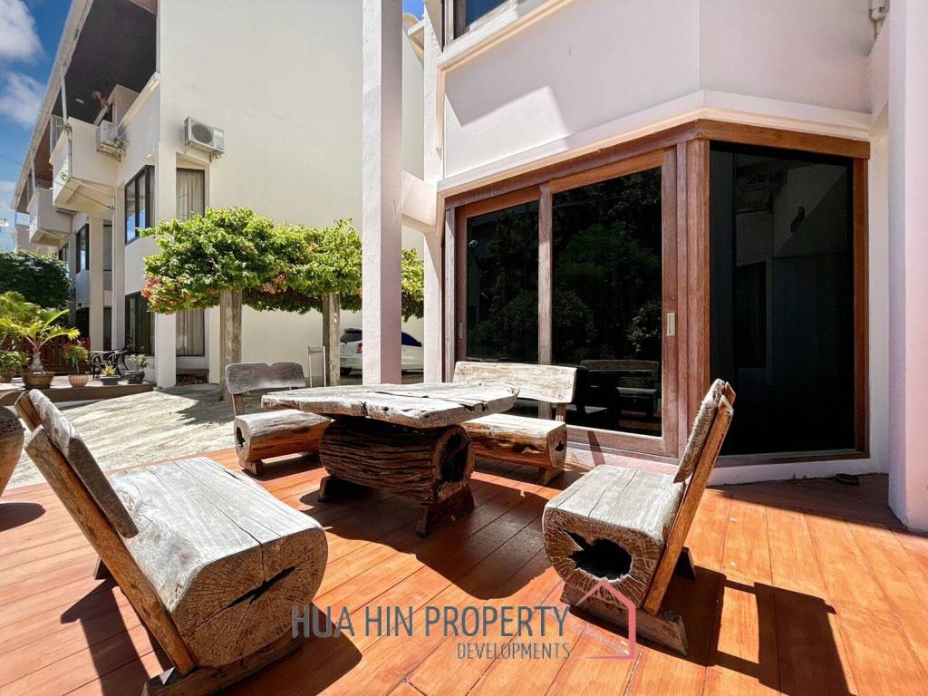 3 Storey 5 Bedroom Townhouse : Baan Suksamraan
