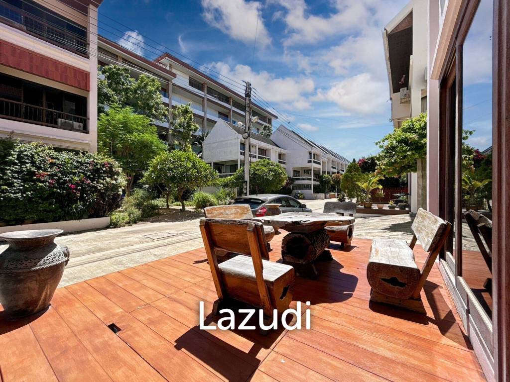 3 Storey 5 Bedroom Townhouse : Baan Suksamraan