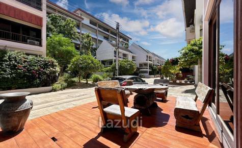 3 Storey 5 Bedroom Townhouse : Baan Suksamraan