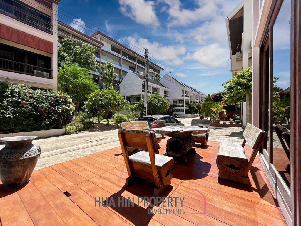 3 Storey 5 Bedroom Townhouse : Baan Suksamraan