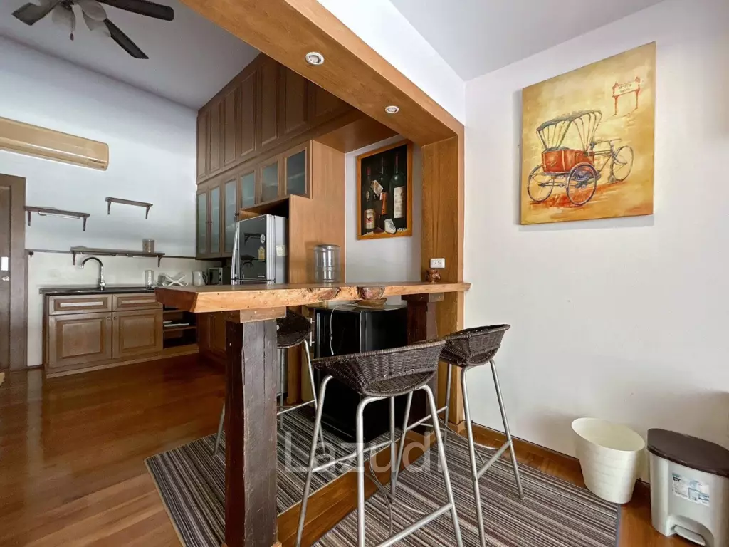 3 Storey 5 Bedroom Townhouse : Baan Suksamraan