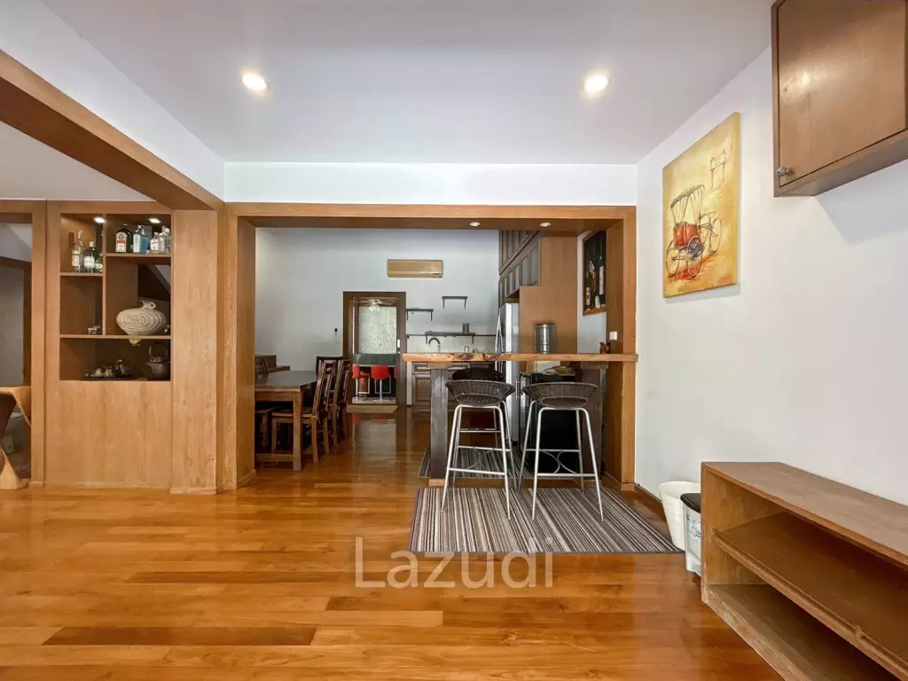 3 Storey 5 Bedroom Townhouse : Baan Suksamraan