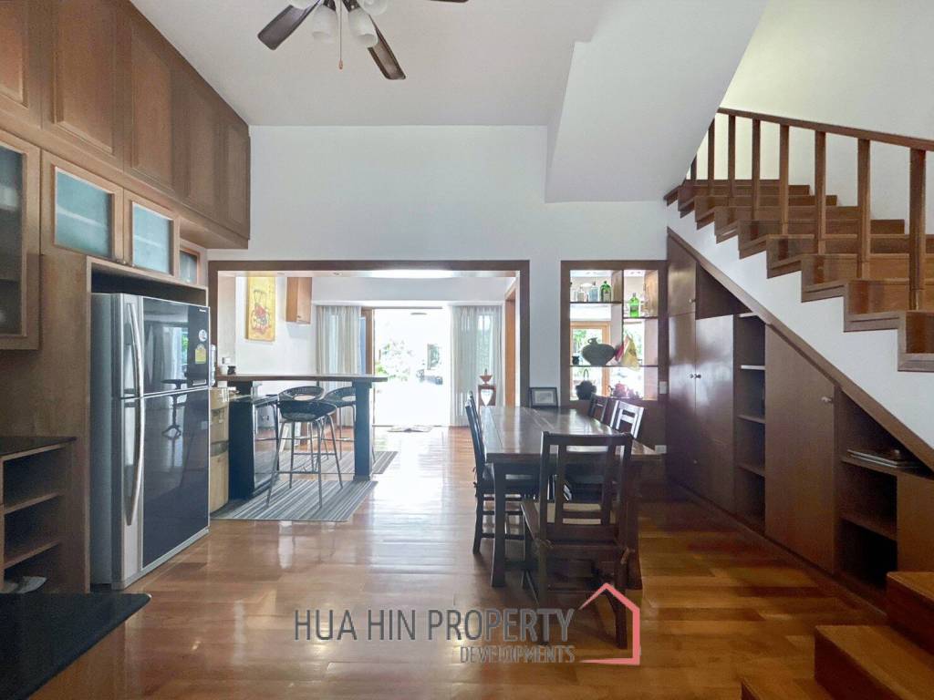 3 Storey 5 Bedroom Townhouse : Baan Suksamraan