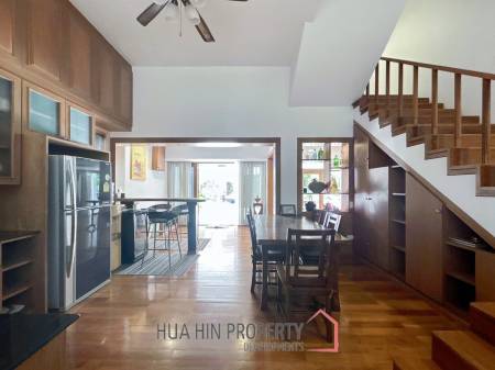 3 Storey 5 Bedroom Townhouse : Baan Suksamraan