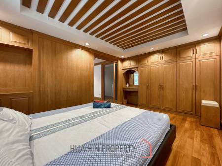 3 Storey 5 Bedroom Townhouse : Baan Suksamraan