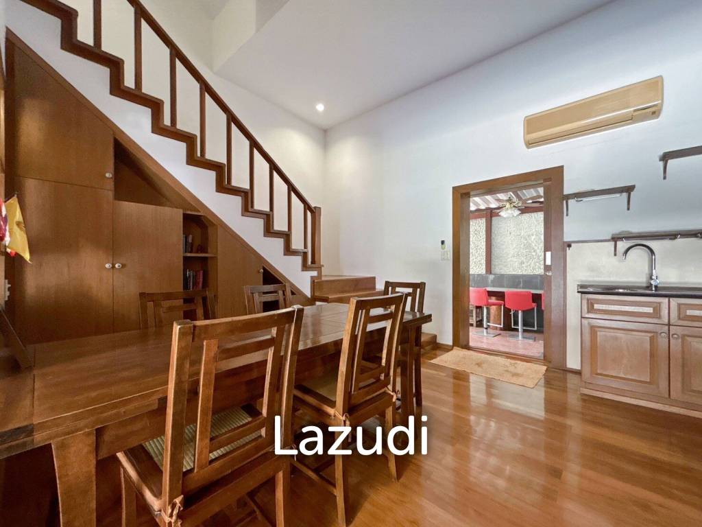 3 Storey 5 Bedroom Townhouse : Baan Suksamraan