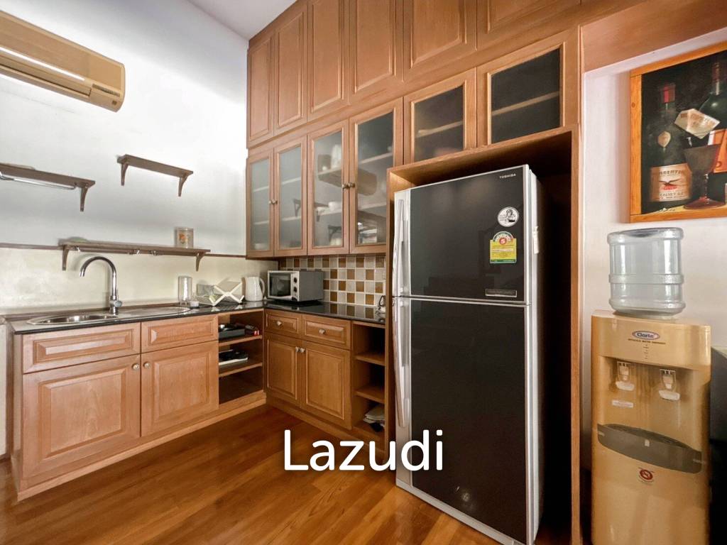 3 Storey 5 Bedroom Townhouse : Baan Suksamraan