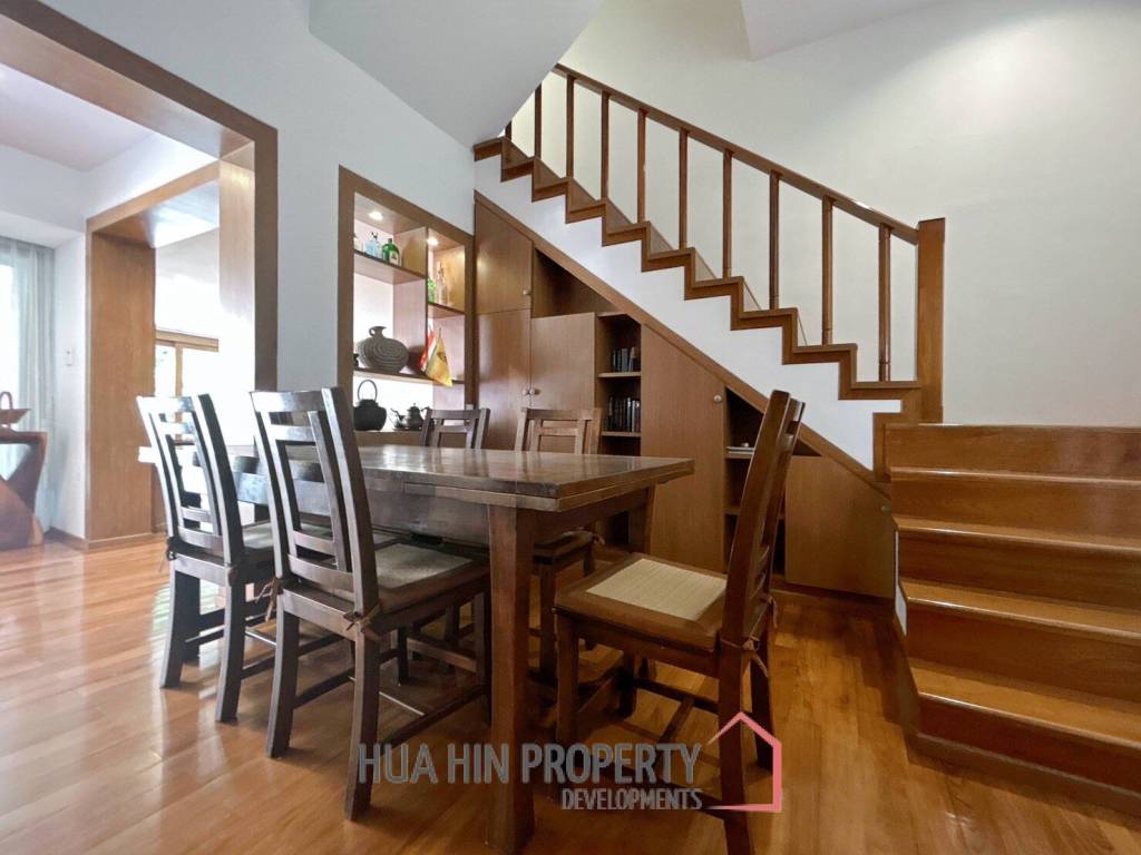 3 Storey 5 Bedroom Townhouse : Baan Suksamraan