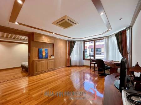 3 Storey 5 Bedroom Townhouse : Baan Suksamraan