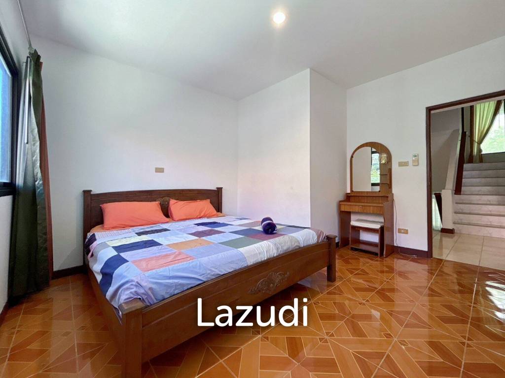 3 Storey 5 Bedroom Townhouse : Baan Suksamraan