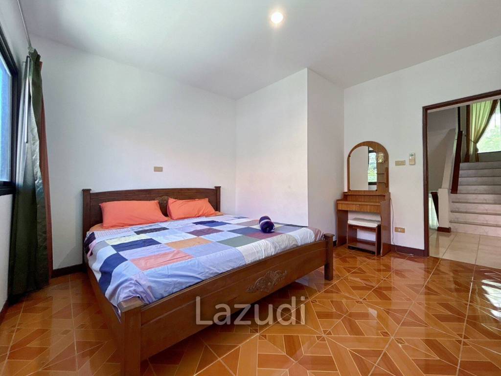 3 Storey 5 Bedroom Townhouse : Baan Suksamraan