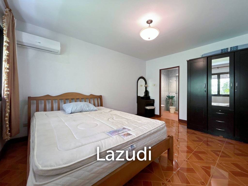 3 Storey 5 Bedroom Townhouse : Baan Suksamraan
