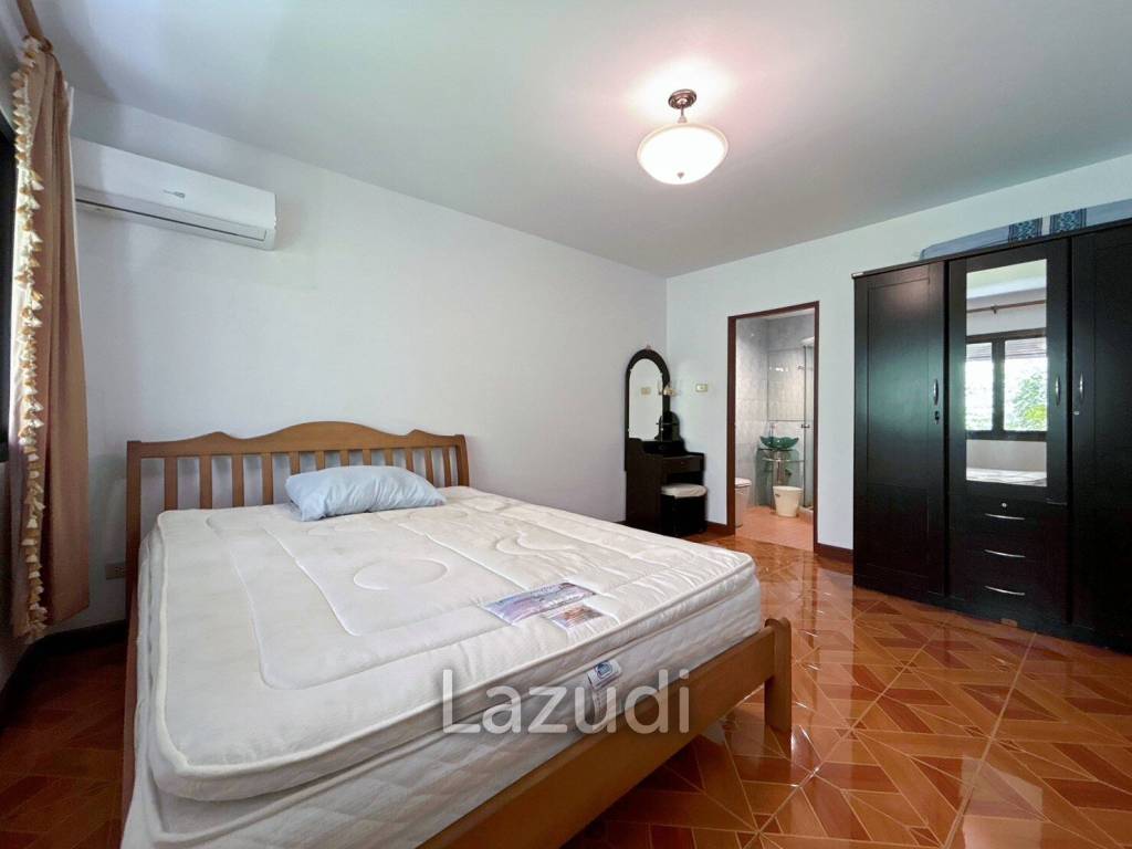 3 Storey 5 Bedroom Townhouse : Baan Suksamraan