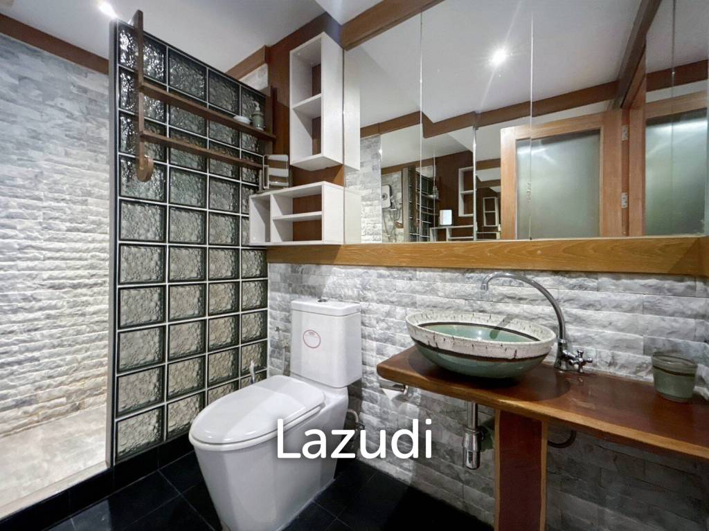 3 Storey 5 Bedroom Townhouse : Baan Suksamraan
