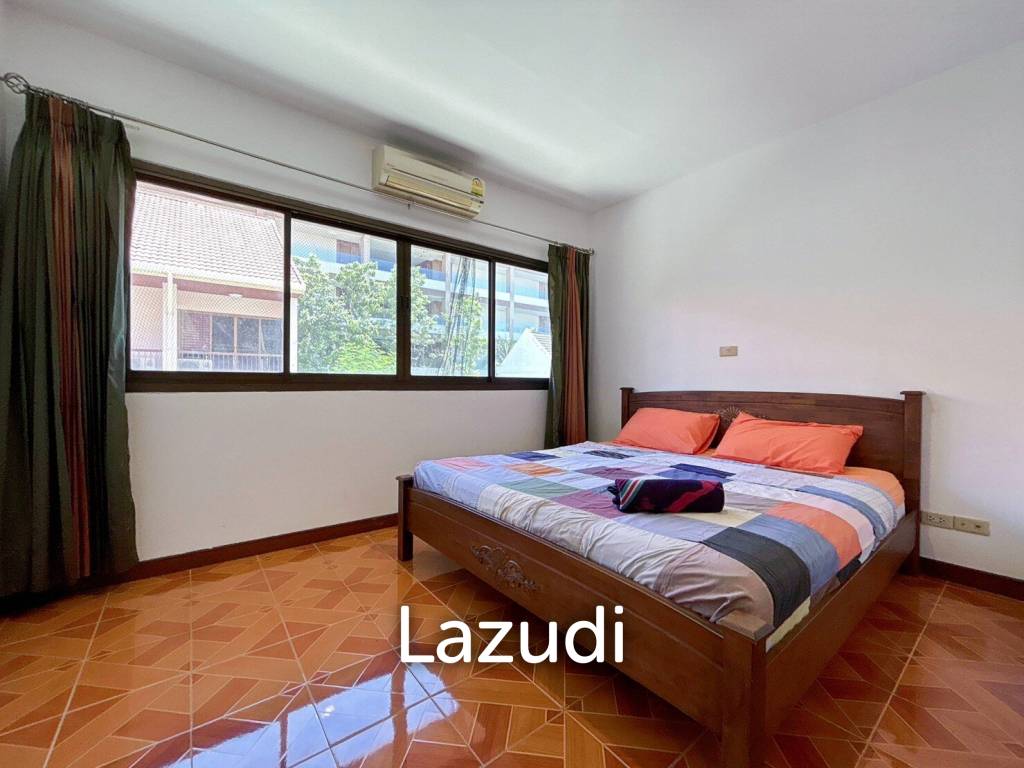 3 Storey 5 Bedroom Townhouse : Baan Suksamraan