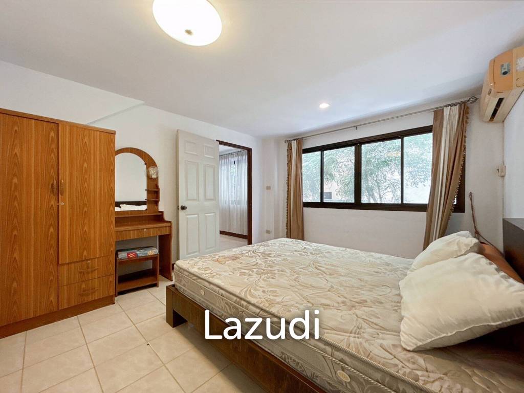 3 Storey 5 Bedroom Townhouse : Baan Suksamraan