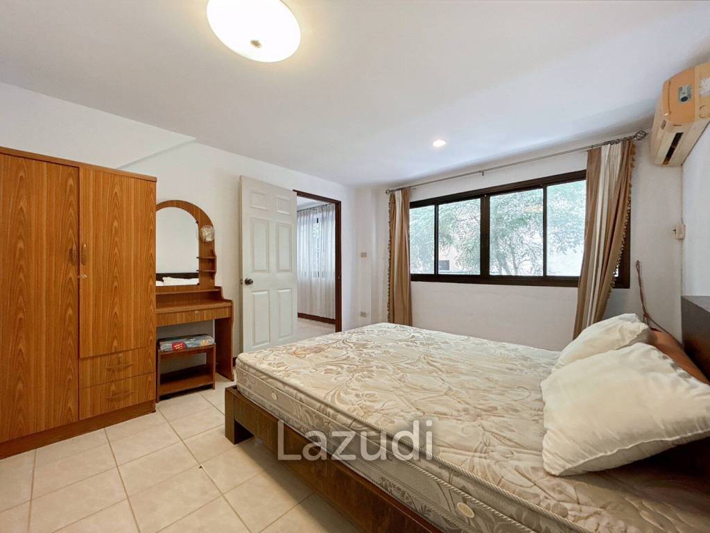 3 Storey 5 Bedroom Townhouse : Baan Suksamraan