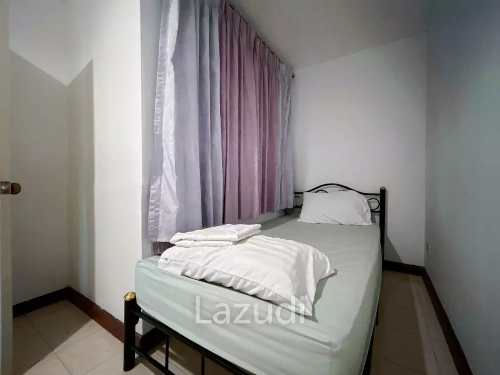 3 Storey 5 Bedroom Townhouse : Baan Suksamraan