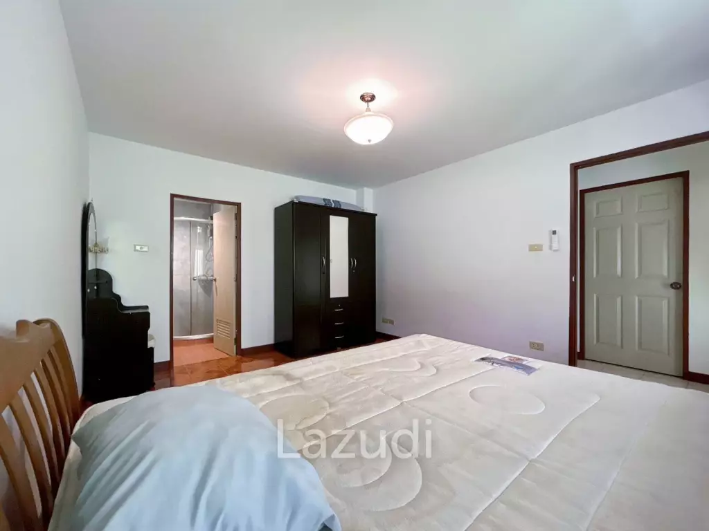 3 Storey 5 Bedroom Townhouse : Baan Suksamraan