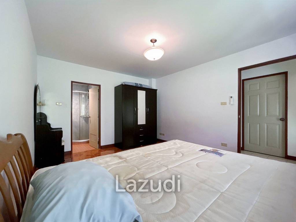 3 Storey 5 Bedroom Townhouse : Baan Suksamraan