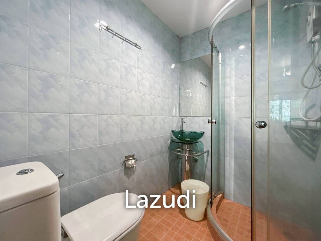 3 Storey 5 Bedroom Townhouse : Baan Suksamraan