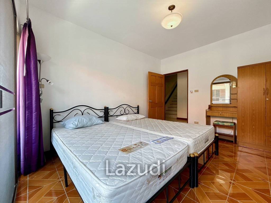 3 Storey 5 Bedroom Townhouse : Baan Suksamraan