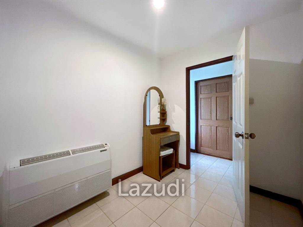 3 Storey 5 Bedroom Townhouse : Baan Suksamraan