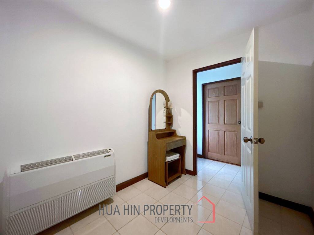 3 Storey 5 Bedroom Townhouse : Baan Suksamraan
