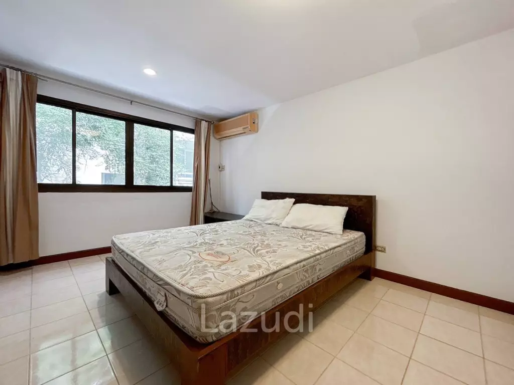 3 Storey 5 Bedroom Townhouse : Baan Suksamraan