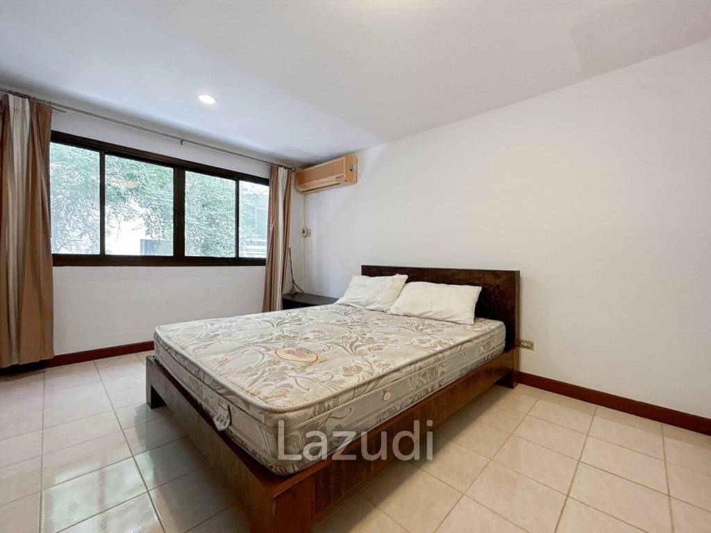 3 Storey 5 Bedroom Townhouse : Baan Suksamraan