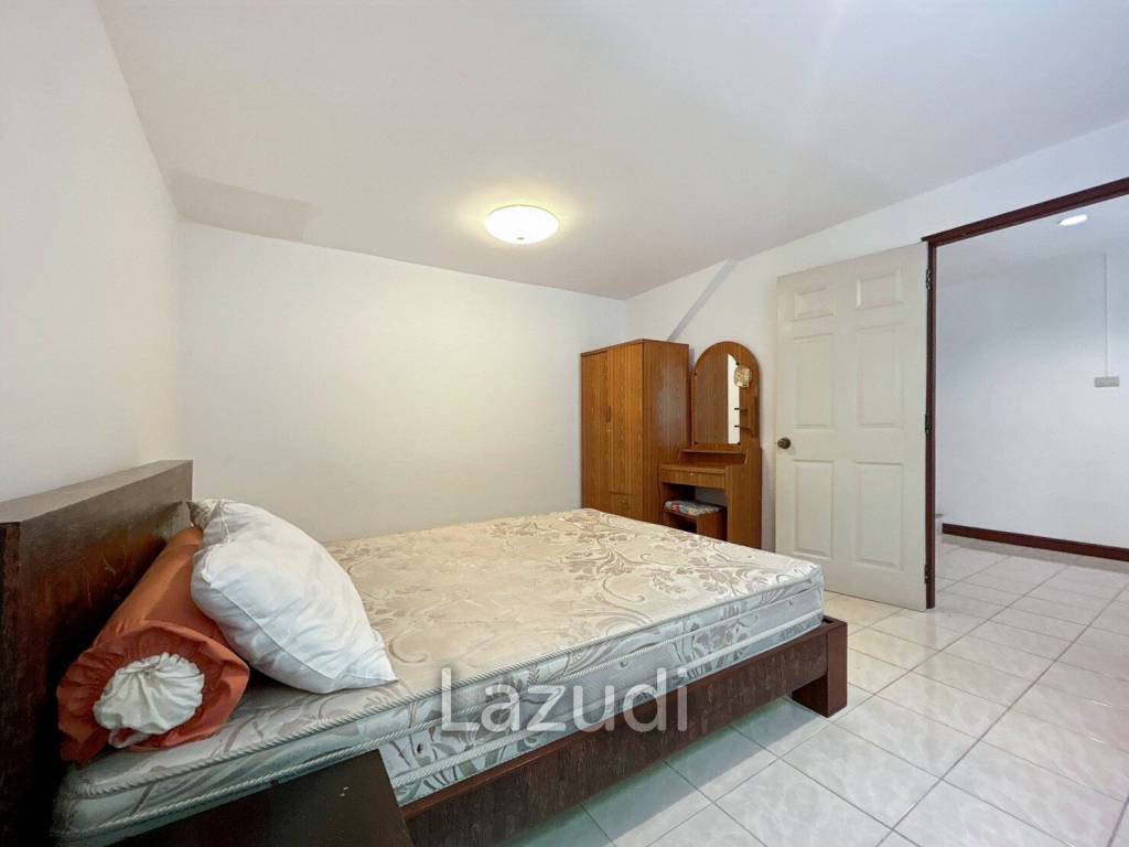 3 Storey 5 Bedroom Townhouse : Baan Suksamraan