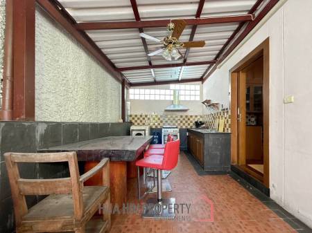 3 Storey 5 Bedroom Townhouse : Baan Suksamraan