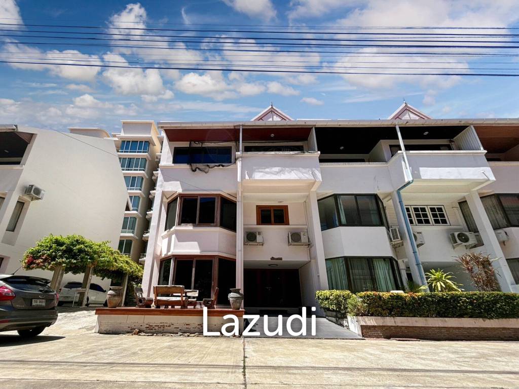 3 Storey 5 Bedroom Townhouse : Baan Suksamraan