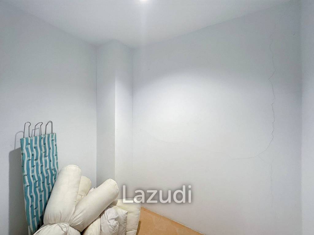 3 Storey 5 Bedroom Townhouse : Baan Suksamraan