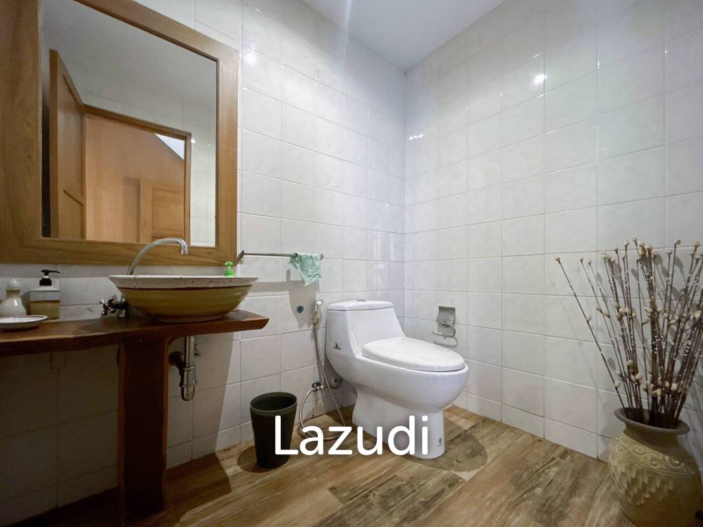 3 Storey 5 Bedroom Townhouse : Baan Suksamraan