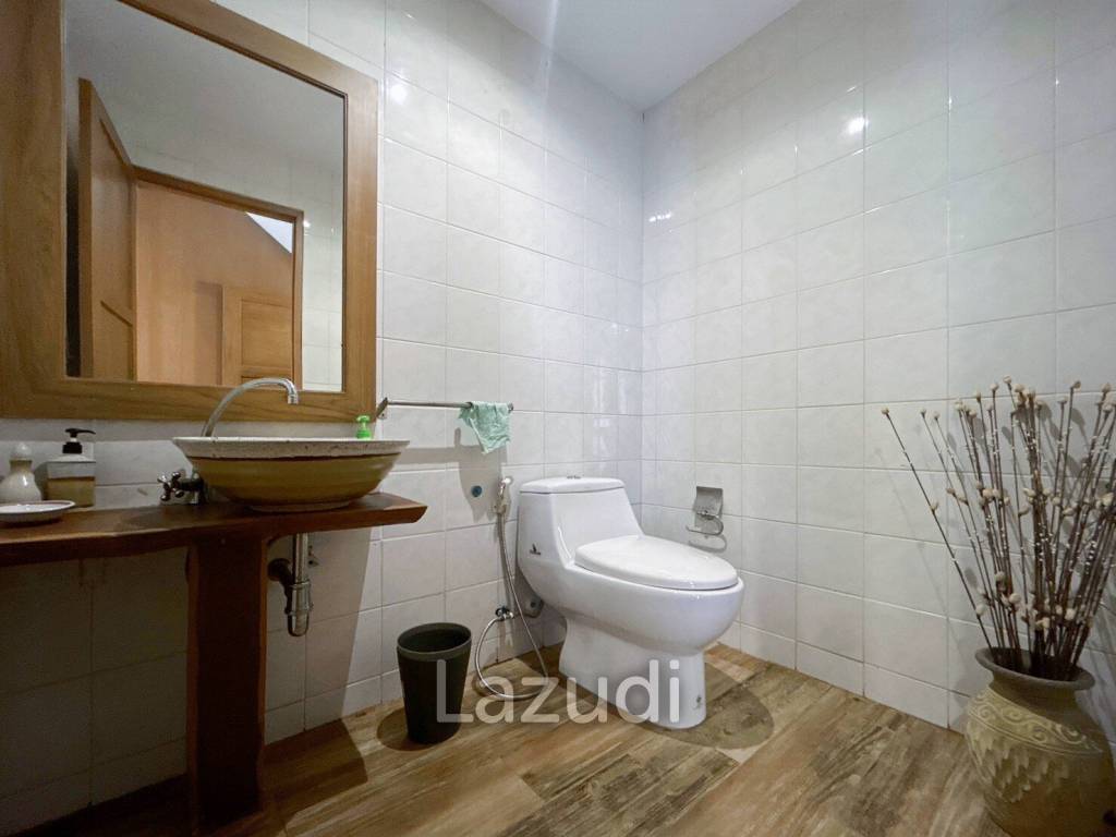 3 Storey 5 Bedroom Townhouse : Baan Suksamraan