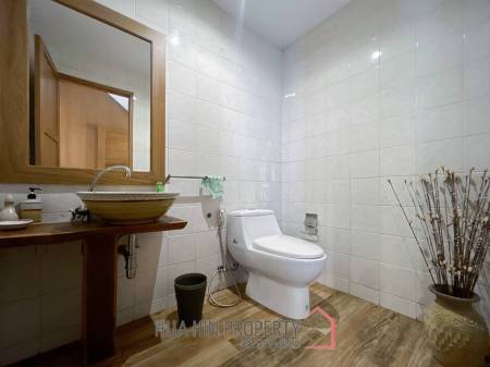 3 Storey 5 Bedroom Townhouse : Baan Suksamraan