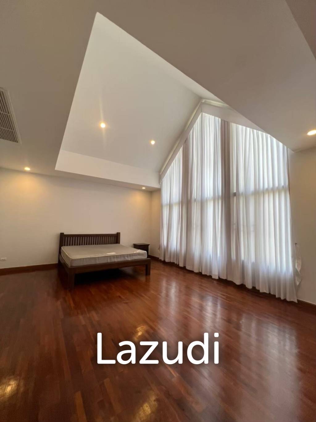 4 Bed 4 Bath 450 SQ.M The Privilege Laem Chabang