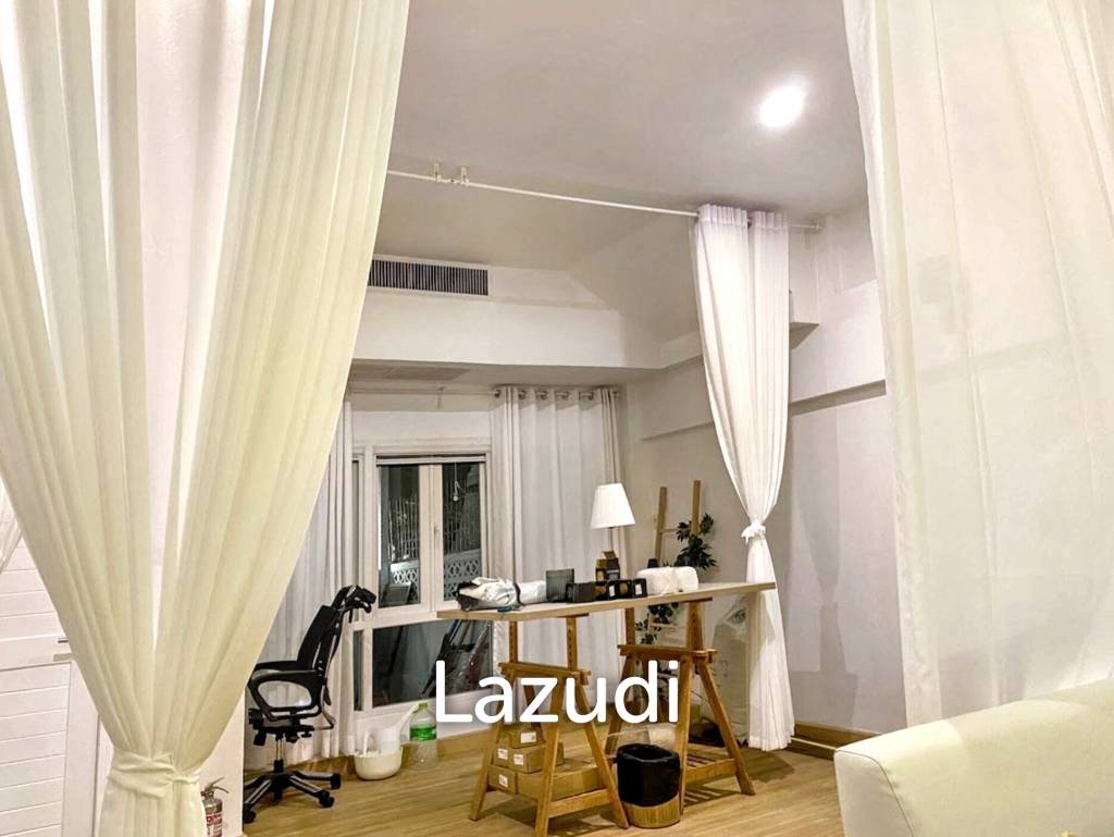 4 Bed 5 Bath 300 SQ.M House at Ekkamai 10