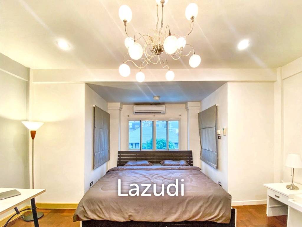 4 Bed 5 Bath 300 SQ.M House at Ekkamai 10