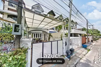 4 Bed 5 Bath 300 SQ.M House at Ekkamai 10