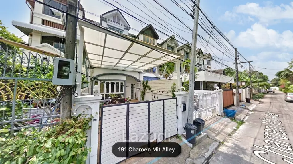 4 Bed 5 Bath 300 SQ.M House at Ekkamai 10
