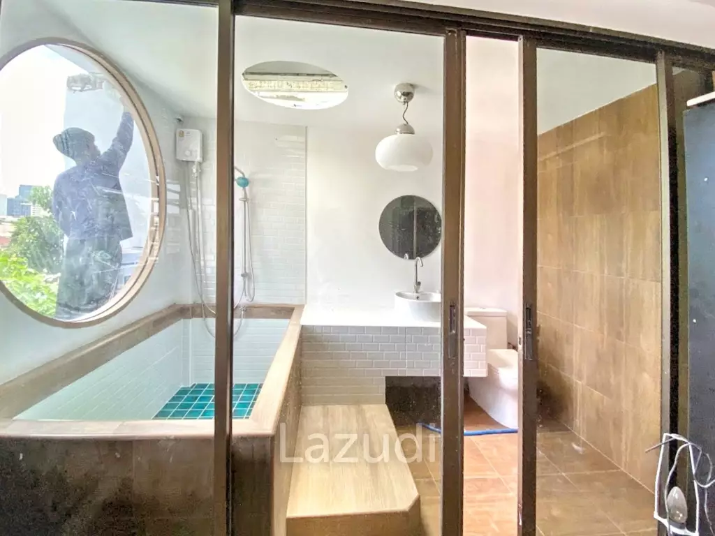 4 Bed 5 Bath 300 SQ.M House at Ekkamai 10