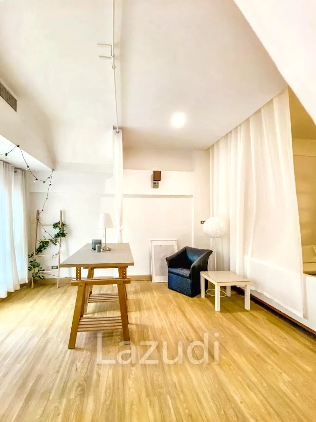 4 Bed 5 Bath 300 SQ.M House at Ekkamai 10
