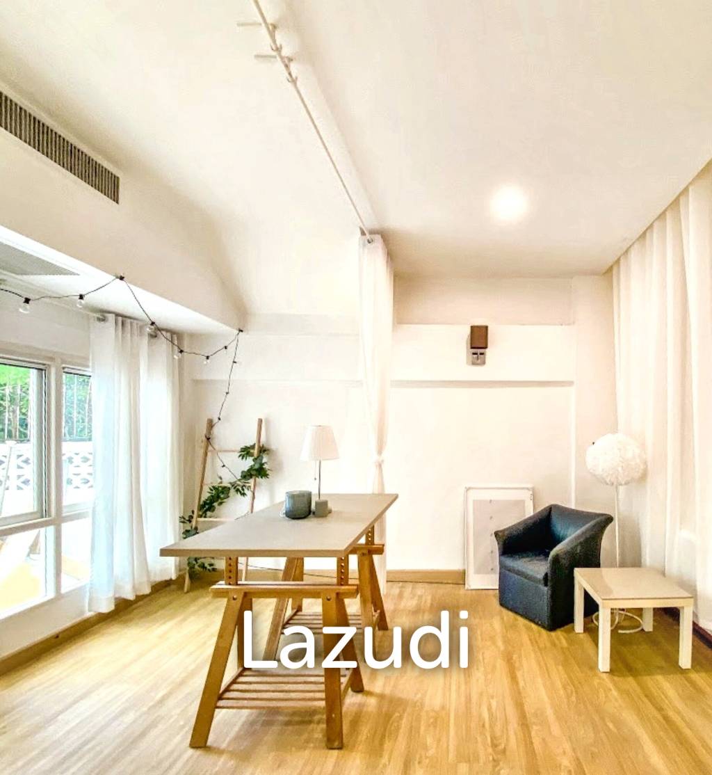 4 Bed 5 Bath 300 SQ.M House at Ekkamai 10